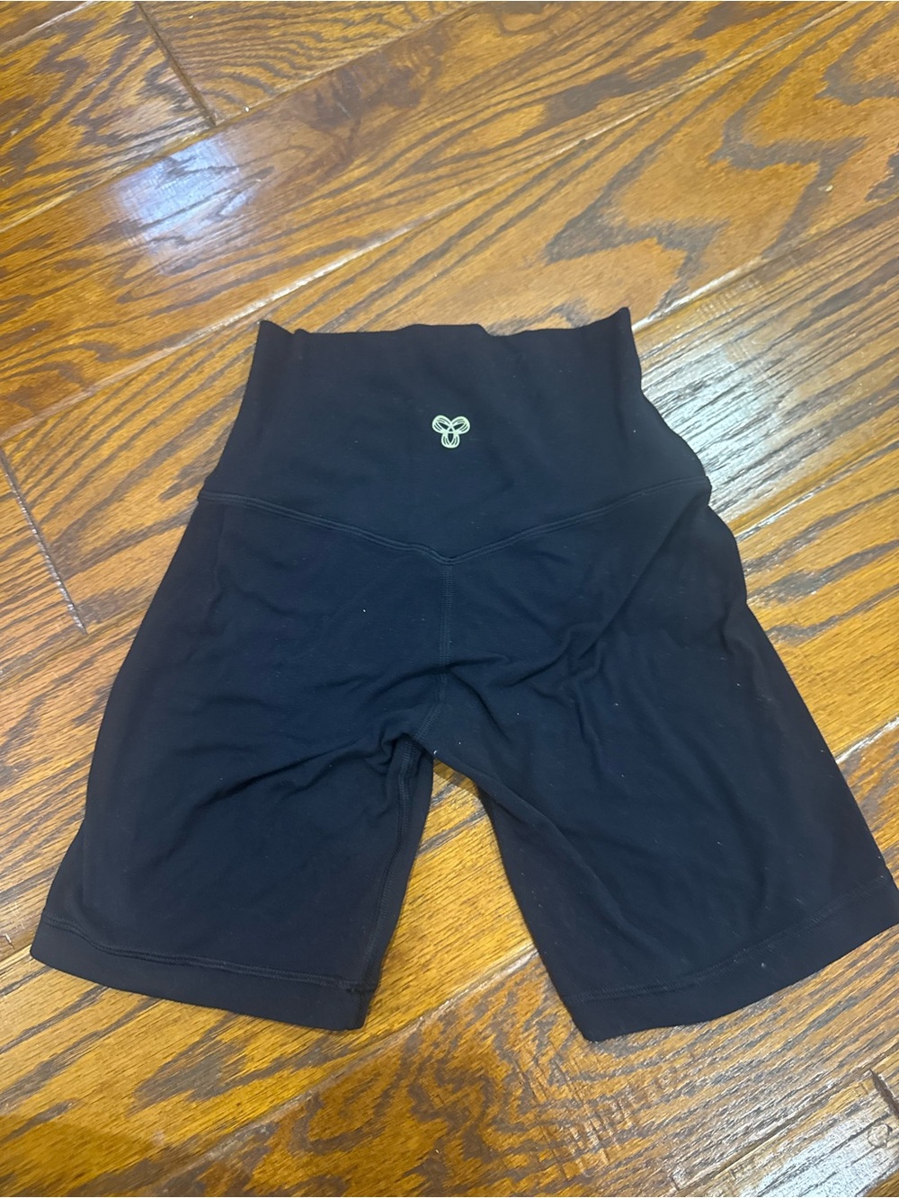 Aritzia Black Golden BUTTER Cheeky Hi-Rise 7" Short